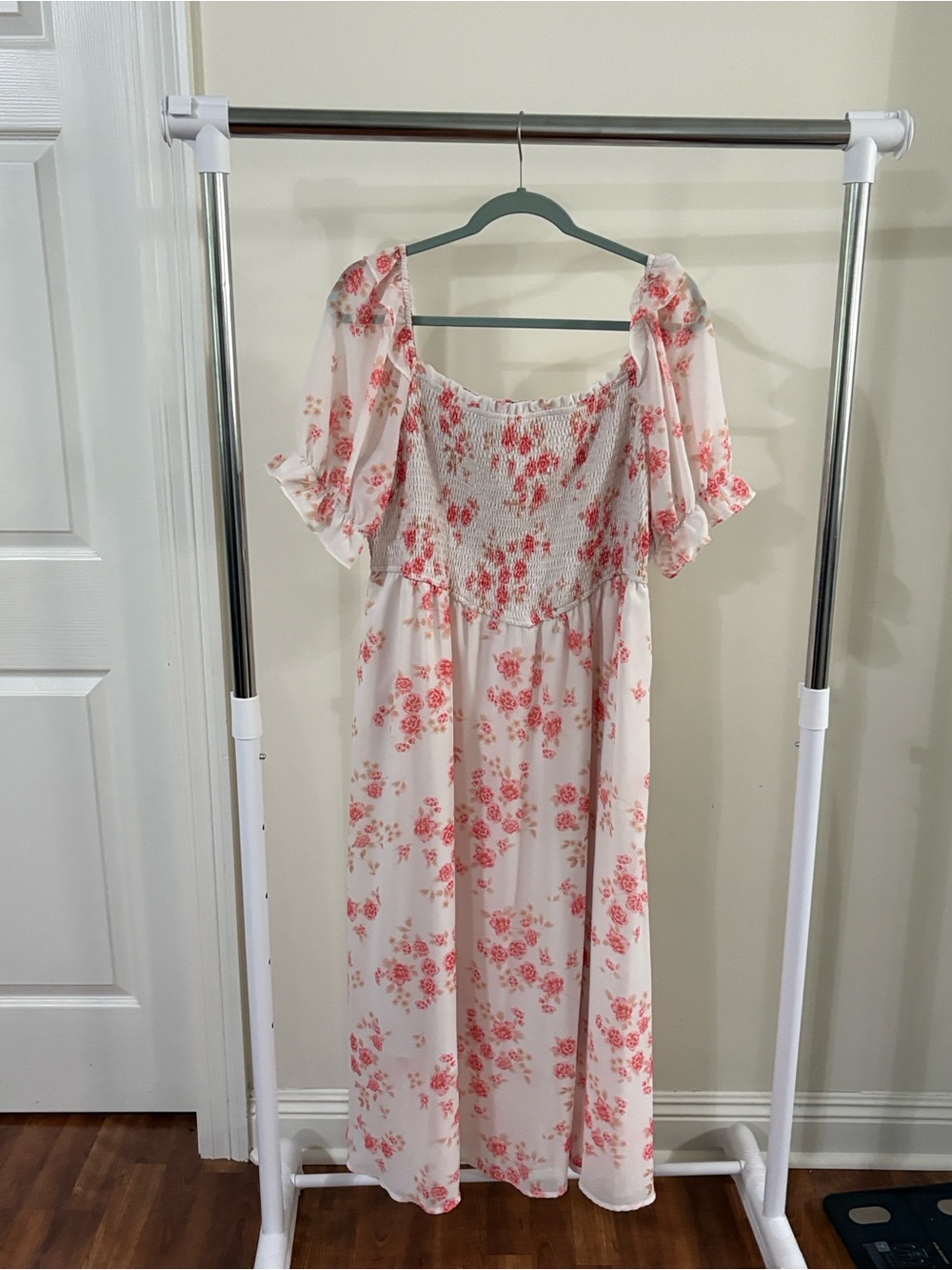 Women's Pink Floral Smocked Midi Dress